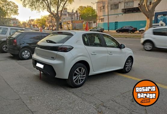 Autos - Peugeot 208 2023 Nafta 17000Km - En Venta