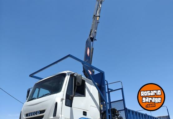 Camiones y Gras - Iveco Tector 170e22 Con Hidrogrua Pm14 - En Venta