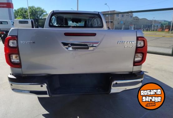 Camionetas - Toyota Hilux SRV 2023 Diesel 0Km - En Venta