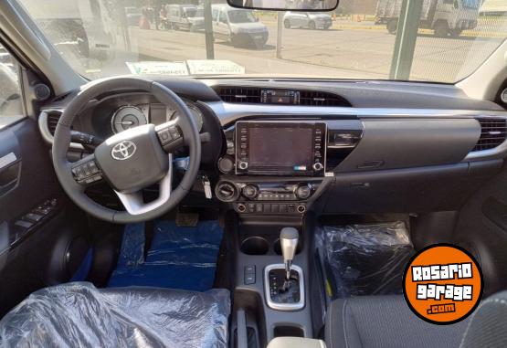 Camionetas - Toyota Hilux SRV 2023 Diesel 0Km - En Venta