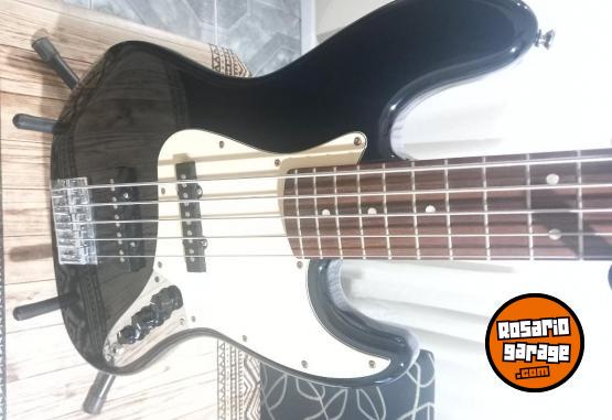 Instrumentos Musicales - Vendo/permuto Squier 5 cuerdas - En Venta