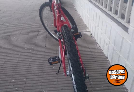 Deportes - BICICLETA MOUNTAIN BIKE RODADO: 26. MARCA: HISHI BIKES. MODELO: CAMEL. CON 18 CAMBIOS DE VELOCIDADES SHIMANO EXCELENTE ESTADO IMPECABLE - En Venta