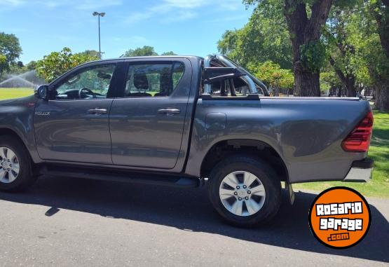 Camionetas - Toyota HILUX SRV AT 2018 Diesel 93000Km - En Venta