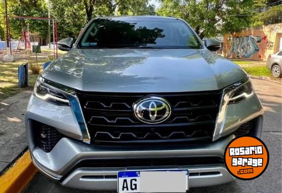 Camionetas - Toyota SW4 SRX 7 ASIENTOS 2023 Diesel 14000Km - En Venta