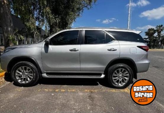 Camionetas - Toyota SW4 SRX 7 ASIENTOS 2023 Diesel 14000Km - En Venta