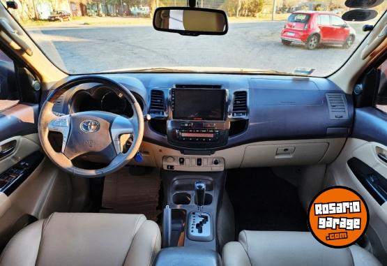 Camionetas - Toyota Hilux Sw4 Srv 2013 Nafta 138000Km - En Venta