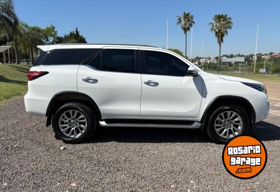 Camionetas - Toyota SW4 2.8 SRX 4X4 AT 7AS 2022 Diesel 60000Km - En Venta