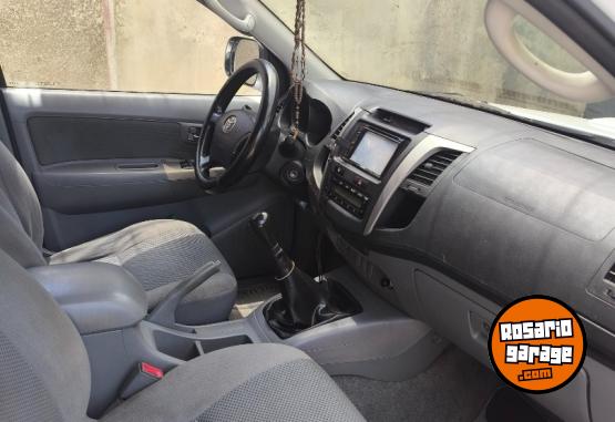 Camionetas - Toyota Hilux srv 2011 Diesel 220000Km - En Venta