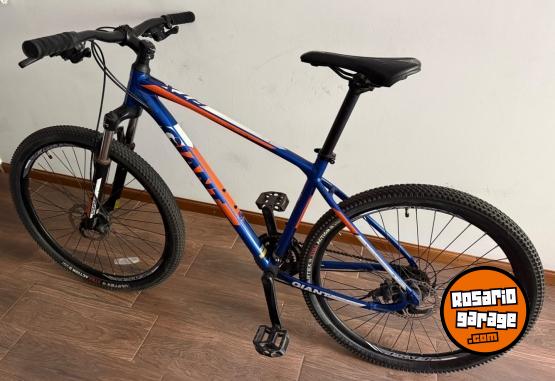 Deportes - Vendo bicicleta MB Giant ATX Rodado 27,5 talle M - En Venta