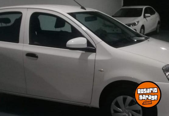 Autos - Toyota Etios 2019 Nafta 22000Km - En Venta