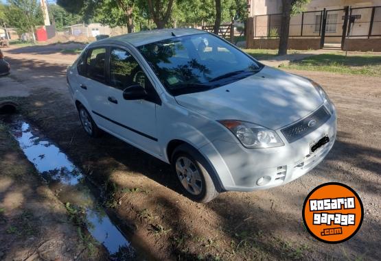 Autos - Ford Fiesta max 2008 Nafta 220000Km - En Venta