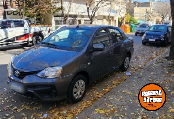 Autos - Toyota Etios 2022 Nafta 52000Km - En Venta