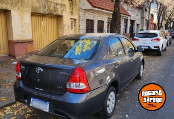 Autos - Toyota Etios 2022 Nafta 52000Km - En Venta