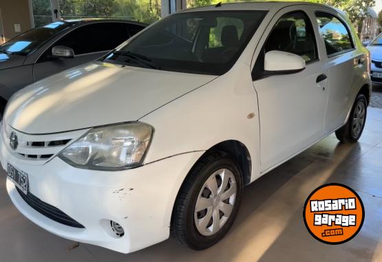 Autos - Toyota ETIOS X 1.5 M/T 2015 Nafta 174000Km - En Venta