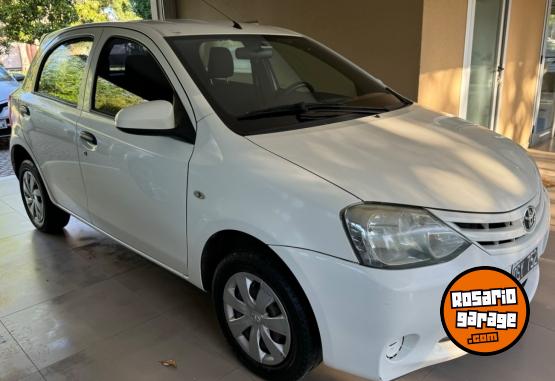 Autos - Toyota ETIOS X 1.5 M/T 2015 Nafta 174000Km - En Venta