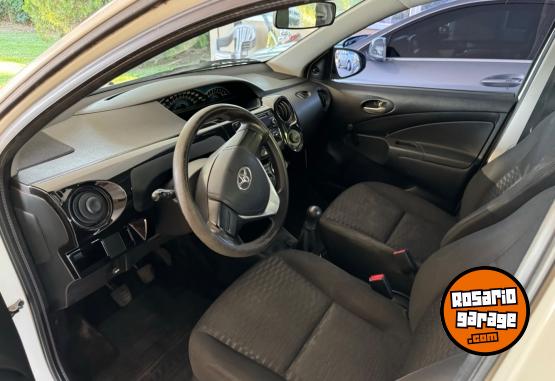 Autos - Toyota ETIOS X 1.5 M/T 2015 Nafta 174000Km - En Venta