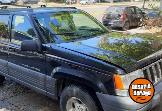 Camionetas - Jeep cherokke 3.2 6 cilidros 1996 GNC 140000Km - En Venta