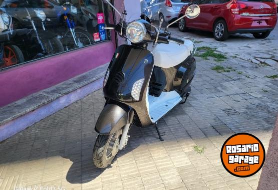 Motos - Motomel Euro 150 2021 Nafta 10000Km - En Venta