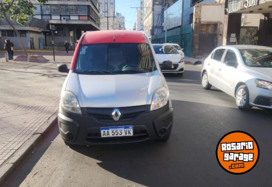 Utilitarios - Renault Kangoo 2016 GNC 175000Km - En Venta