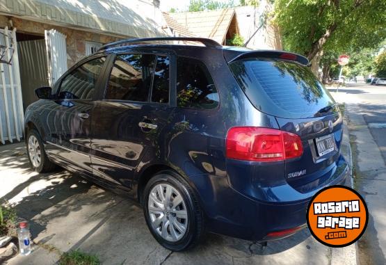 Autos - Volkswagen Suran confortline 2011 Nafta 103000Km - En Venta