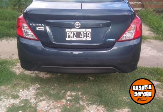 Autos - Nissan Versa 2016 GNC 98000Km - En Venta