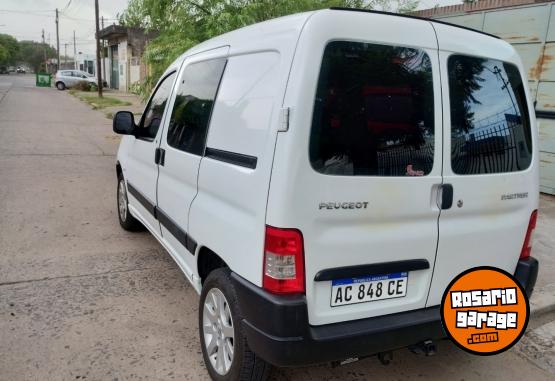 Utilitarios - Peugeot Partner 2018 Diesel 56000Km - En Venta