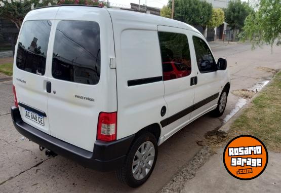 Utilitarios - Peugeot Partner 2018 Diesel 56000Km - En Venta