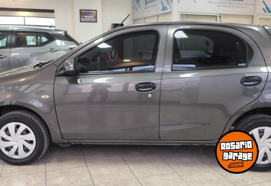 Autos - Toyota ETIOS X 2022 Nafta 73153Km - En Venta