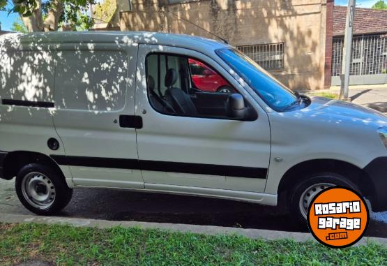 Utilitarios - Peugeot Peugeot partner hdi permu 2021 Diesel 82000Km - En Venta