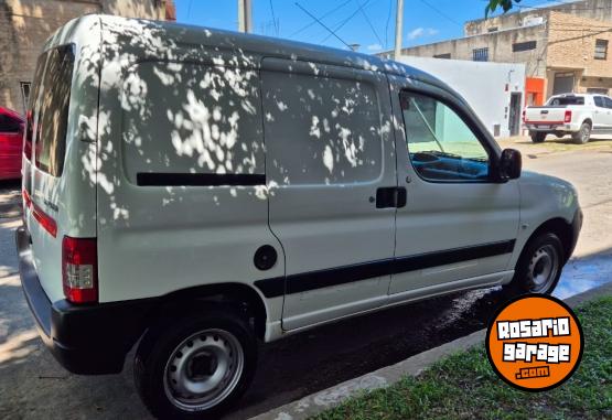 Utilitarios - Peugeot Peugeot partner hdi permu 2021 Diesel 82000Km - En Venta