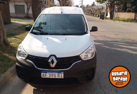 Utilitarios - Renault Kangoo 2022 GNC 30000Km - En Venta