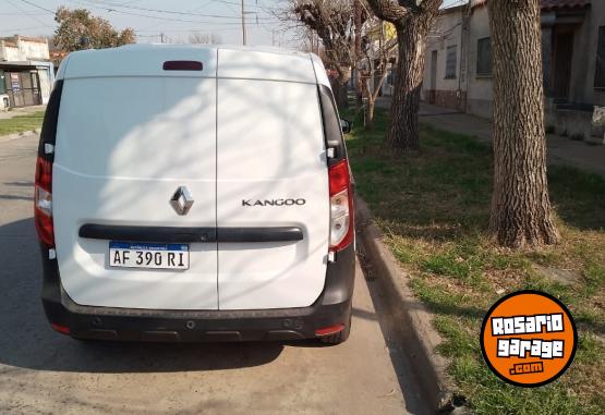 Utilitarios - Renault Kangoo 2022 GNC 30000Km - En Venta