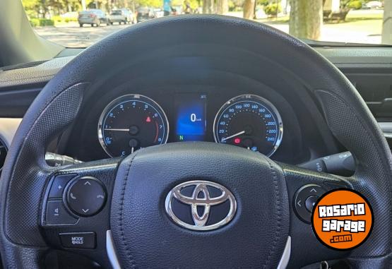 Autos - Toyota Corolla XEI CVT 1.8 L.NUE 2017 Nafta 120000Km - En Venta