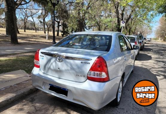 Autos - Toyota Etios XLS 2018 Nafta 143000Km - En Venta