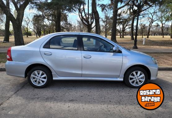 Autos - Toyota Etios XLS 2018 Nafta 143000Km - En Venta