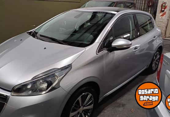 Autos - Peugeot 208 2017 Nafta 90000Km - En Venta