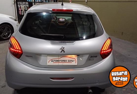 Autos - Peugeot 208 2017 Nafta 90000Km - En Venta