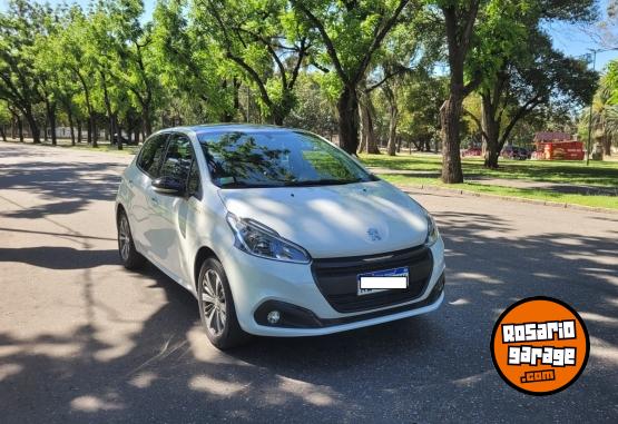 Autos - Peugeot 208 2019 Nafta 48000Km - En Venta