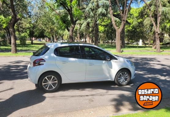 Autos - Peugeot 208 2019 Nafta 48000Km - En Venta