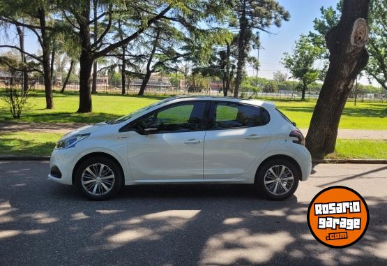 Autos - Peugeot 208 2019 Nafta 48000Km - En Venta