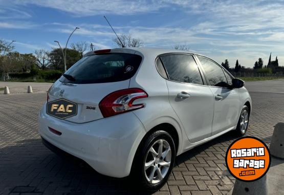 Autos - Peugeot 208 ALLURE NAV 2014 Nafta 119000Km - En Venta