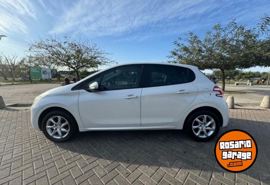 Autos - Peugeot 208 ALLURE NAV 2014 Nafta 119000Km - En Venta