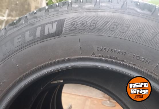 Accesorios para Autos - Michelin Primacy 225 65 17 - En Venta