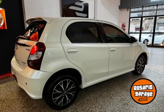 Autos - Toyota Etios 2020 Nafta 60000Km - En Venta