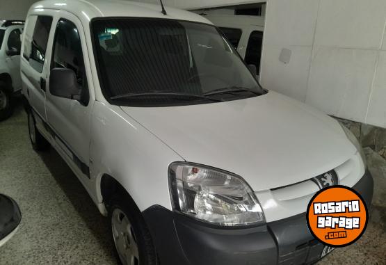 Utilitarios - Peugeot Partner 2012 Nafta 245000Km - En Venta