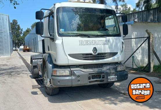 Camiones y Gras - Renault Midlum 300 dxi - En Venta