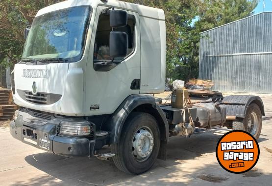 Camiones y Gras - Renault Midlum 300 dxi - En Venta