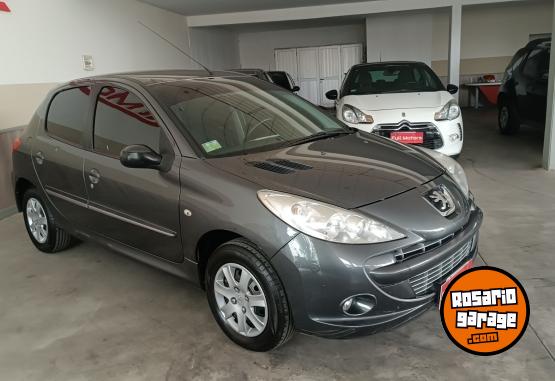 Autos - Peugeot 207 2013 Nafta 105300Km - En Venta