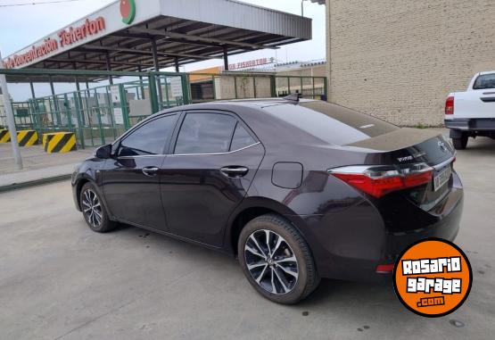 Autos - Toyota Corolla SEG 2017 Nafta 85000Km - En Venta