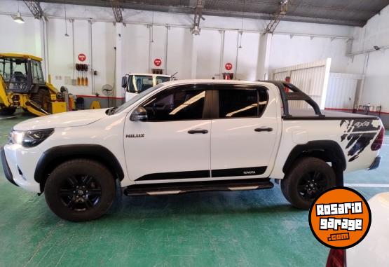 Camionetas - Toyota Hilux SR V 2018 Diesel 140000Km - En Venta